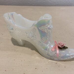 Vintage Iridescent Shoe w/Rose & Bow Detail, in Perfect Condition, 3”x5.5”